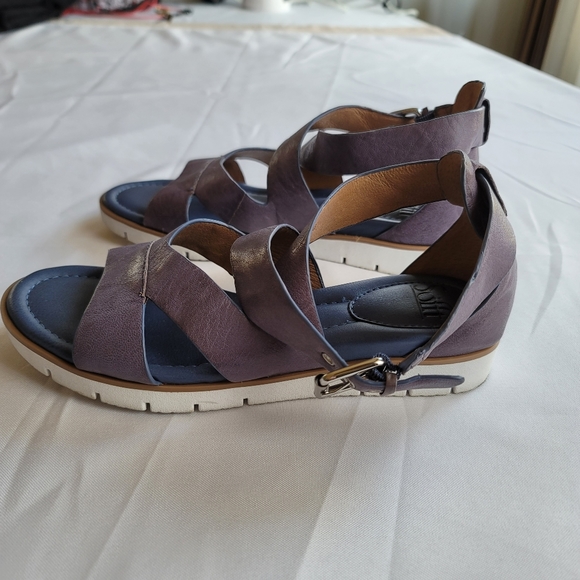 Sofft Ankle Cross Strap Sandals - size 7.5 - Picture 5 of 10